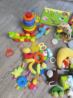 Mix hraček pro miminko 28ks - 4