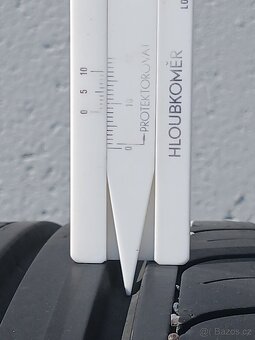 Pěkné letní pneu Hankook 235/55/18 vzorek 8mm - 4