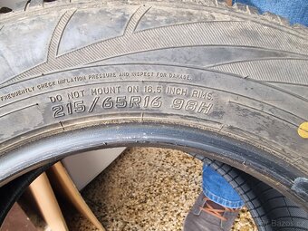 Pneu 215/65 R16 - 4