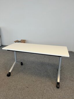 kancelářský stůl bílý (na kolečkách) - 4