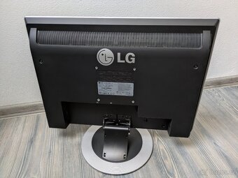 LG Flatron

FLATRON L203WT-BF - 4
