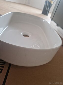 Keramické umyvadlo na desku Sapho Infinity Oval - s vadou - 4