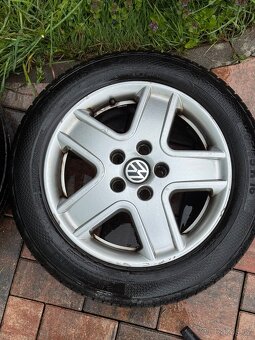 Originální alu kola Volkswagen s pneu BARUM BRAVURIS 205/55 - 4
