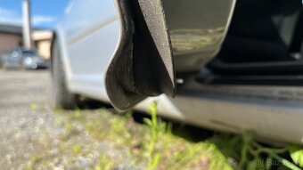 VW Golf IV LZ stříbrné dveře - 4