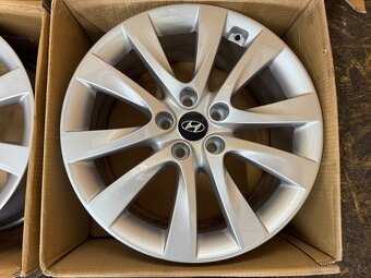 ORIGINÁLNÍ ALU KOLA HYUNDAI I40 8Jx18 ET46 5X114,3 - 4