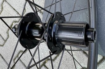 Zapletená kola Bontrager Paradigm SL 700c + plášt + duše - 4