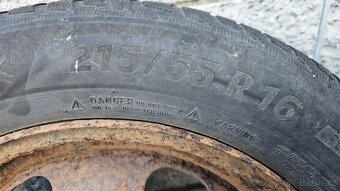 Prodám 4 ks  zimní  pneu MICHELIN  215/55 R16 a plech disky - 4