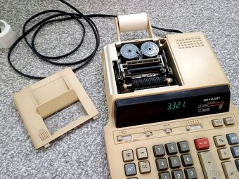 Starší stolní kalkulačka SHARP EL-2630L s tiskem - 4