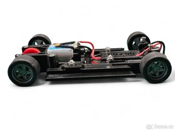 Uni podvozek na autodráhu "modelářský" nastavitelný 1:32 - 4