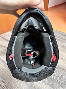 Prodám novou helmu na motocross Shot Furious Brush - 4