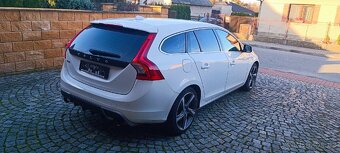 Volvo V60 2.0 diesel D3 120kw, 5 válec, r-design, MANUÁL - 4