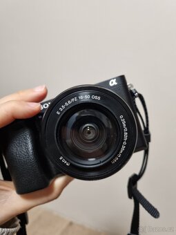 Sony a6400 + 16-50mm f/3.5-5.6 + voděodolné pouzdro - 4