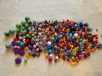 Korálky plastové 600 ks - 4