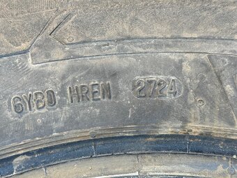 Prodam 2 kus pneu Continental 235/65r16c - 4