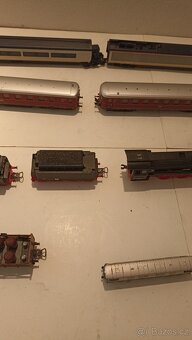 Různé vláčky a koleje - 4