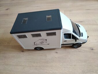 Bruder Přepravník na koně, DHL, traktor - 4