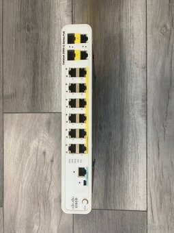 Switch Cisco Catalyst 2960 - C Series PoE - 12 PC-L - 4