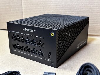 ASUS Zdroj ROG STRIX 1000W Gold Aura Edition - 4