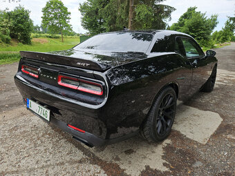 Dodge Challenger SRT Hellcat 6.2l - NEHAVAROVANÉ - 4