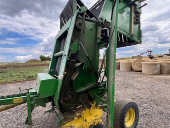 Lis na kulaté balíky John Deere 590 - 4