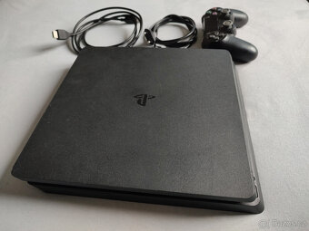 PS4 Slim 500GB, bezdrátový ovladač, kabely k propojení - 4
