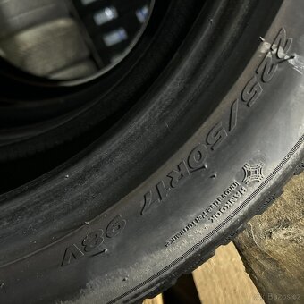 Zimní pneu 225/50 R17 98V Hankook 7mm - 4