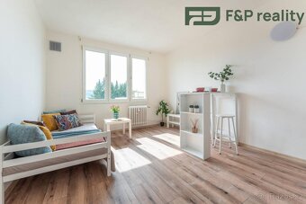 Světlý byt 2+kk s novou kuchyní v klidné části Sokolova - 4