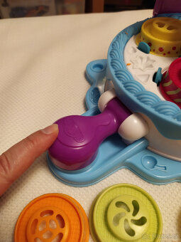 Play doh výroba dortů - 4