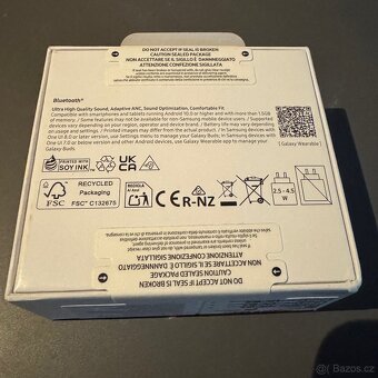 Bezdrátová sluchátka Samsung Galaxy Buds3 (SM-R530) - 4