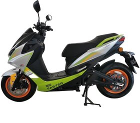 Elektrický skútr CLS e-RAZER - 4