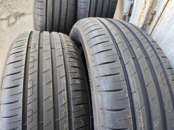 17"zánovní sada letních pneu Goodyear 215/55/17 6000Kč/4ks - 4
