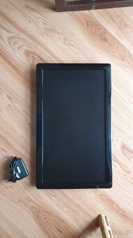 23" LCD monitor - 4