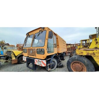 Zametací vůz IFA KM2301 - 4