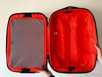 Thule Subterra roller 36 l na náhradní díly. - 4