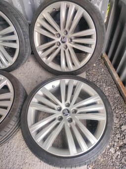 4ks alu disky orig. Škoda 5x112 R19 PNEU 225/35 ZR19 5mm - 4
