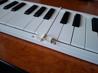 Prodám digitální piano - složitelné, 49 standardních kláves - 4