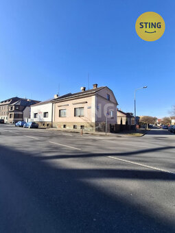 Pronájem komerčních prostor v RD o výměře 258 m2 v Č, 132007 - 4