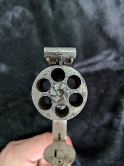 Revolver Harrington Richardson 32 S&W Long - 4