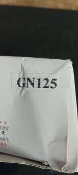 Nádrž Suzuki GN 125, café racer - 4