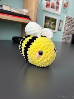 Háčkovaná včelička 🐝 - 4