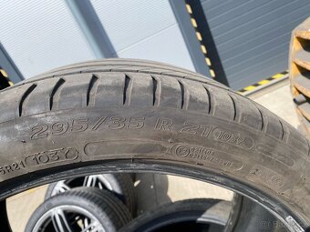 Pneu Michelin 295/35 r21 - 4