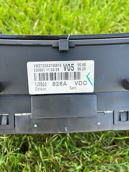 Budíky polodot vw Golf IV - 4