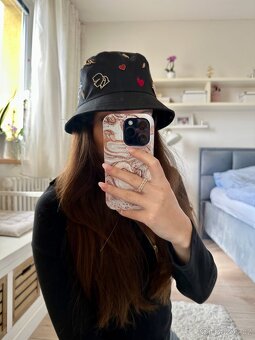KARL LAGERFELD ČERNÝ A BÍLY KLOBOUK - 4