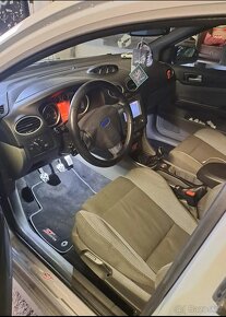 Ford Focus St225 - 4