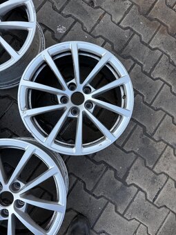 Alu Audi 5x112r17 7,5J ET 36 - 4
