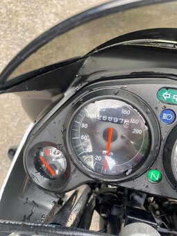 Honda cbr 125 R - 4