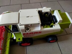 Kombajn Claas Lexion 480 Bruder 02120
- 4