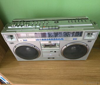 JVC M70 - 4