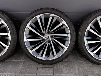 Originál Škoda Superb 235/40 r19 Bridgestone - 4
