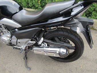 Suzuki GW 250 Inazuma - 4